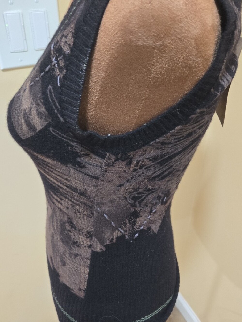 NWT RAW 7 V-Neck CASHMERE Top! - Picture 3 of 6